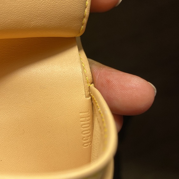 LOUIS VUITTON 'Takashi Murakami Kisslock BLACK WALLET - Picture 6 of 14